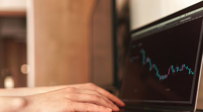 Leading Economic Index Drops to 115.9 as Recession Threat Builds
