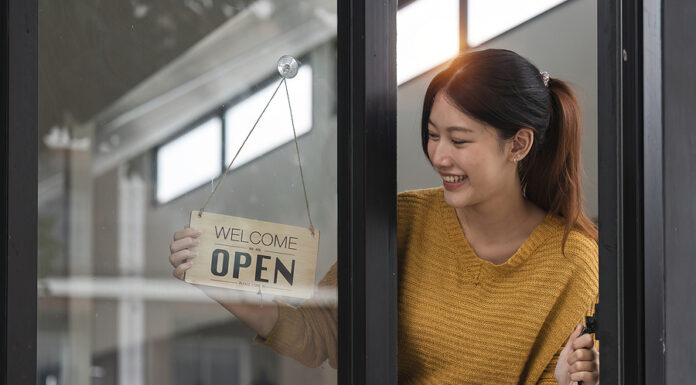 Private Employers Add 497,000 Jobs While Easing Pay Growth: June ADP National Employment Report