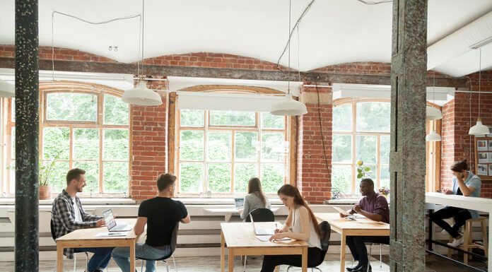 Oyster Global Hiring Trends Report: Contract Hiring Up 46%, Senior Roles Make Up 55% of New Hires